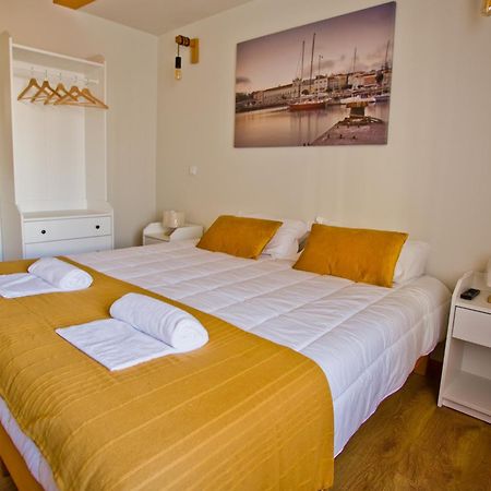 Guest House 10 De Agosto Figueira da Foz Esterno foto