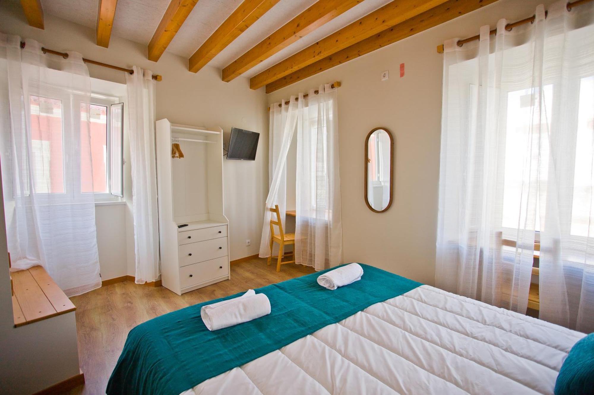 Guest House 10 De Agosto Figueira da Foz Esterno foto